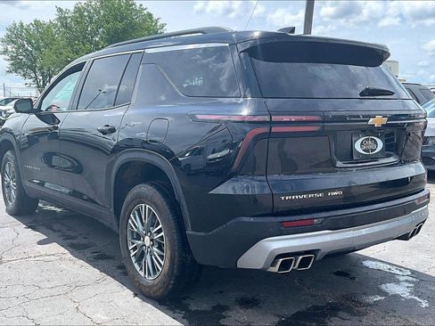 Used 2024 Chevrolet Traverse LT AWD/4WD image 5