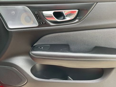 Used 2020 Volvo S60 T6 R-Design image 14