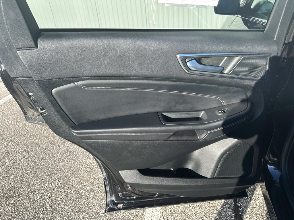 Certified 2023 Ford Edge Titanium AWD/4WD image 17