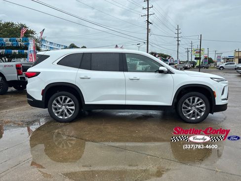 Used 2026 Buick Enclave Preferred FWD image 25