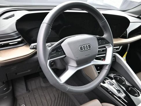 Used 2025 Audi Q5 Premium Plus w/ Premium Plus AWD/4WD image 15