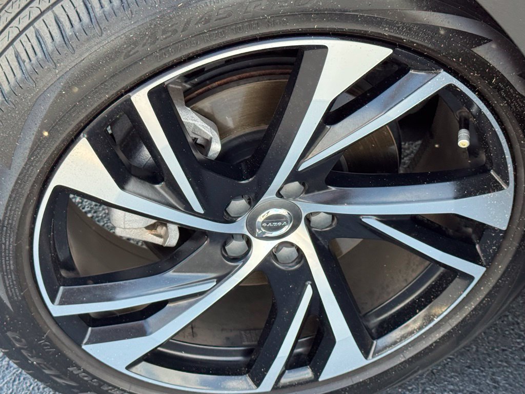 Used 2021 Volvo XC40 T5 R-Design w/ Advanced Package AWD/4WD image 14