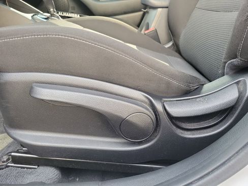 Used 2018 Kia Forte LX w/ LX Rear Camera Package image 19