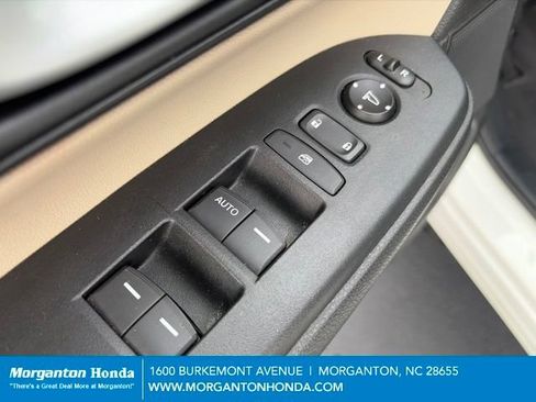 Used 2017 Honda CR-V LX image 14