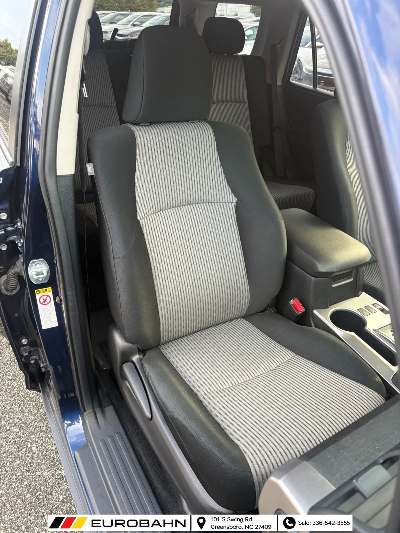 Used 2015 Toyota 4Runner SR5 AWD/4WD image 15