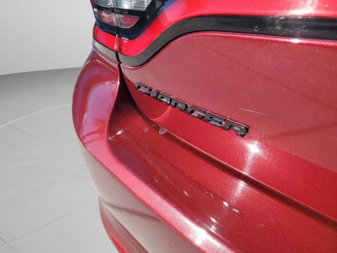 Used 2019 Dodge Charger SXT w/ Blacktop Package image 7