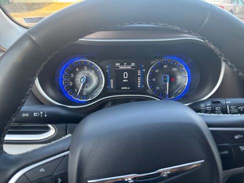 Used 2023 Chrysler Voyager LX image 38