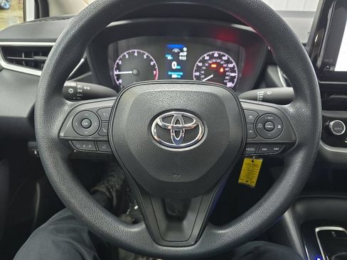 Used 2024 Toyota Corolla LE FWD image 18