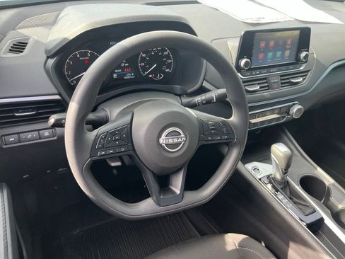 Used 2024 Nissan Altima 2.5 S FWD image 27