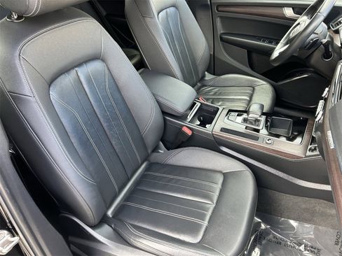 Used 2022 Audi Q5 2.0T Premium image 11