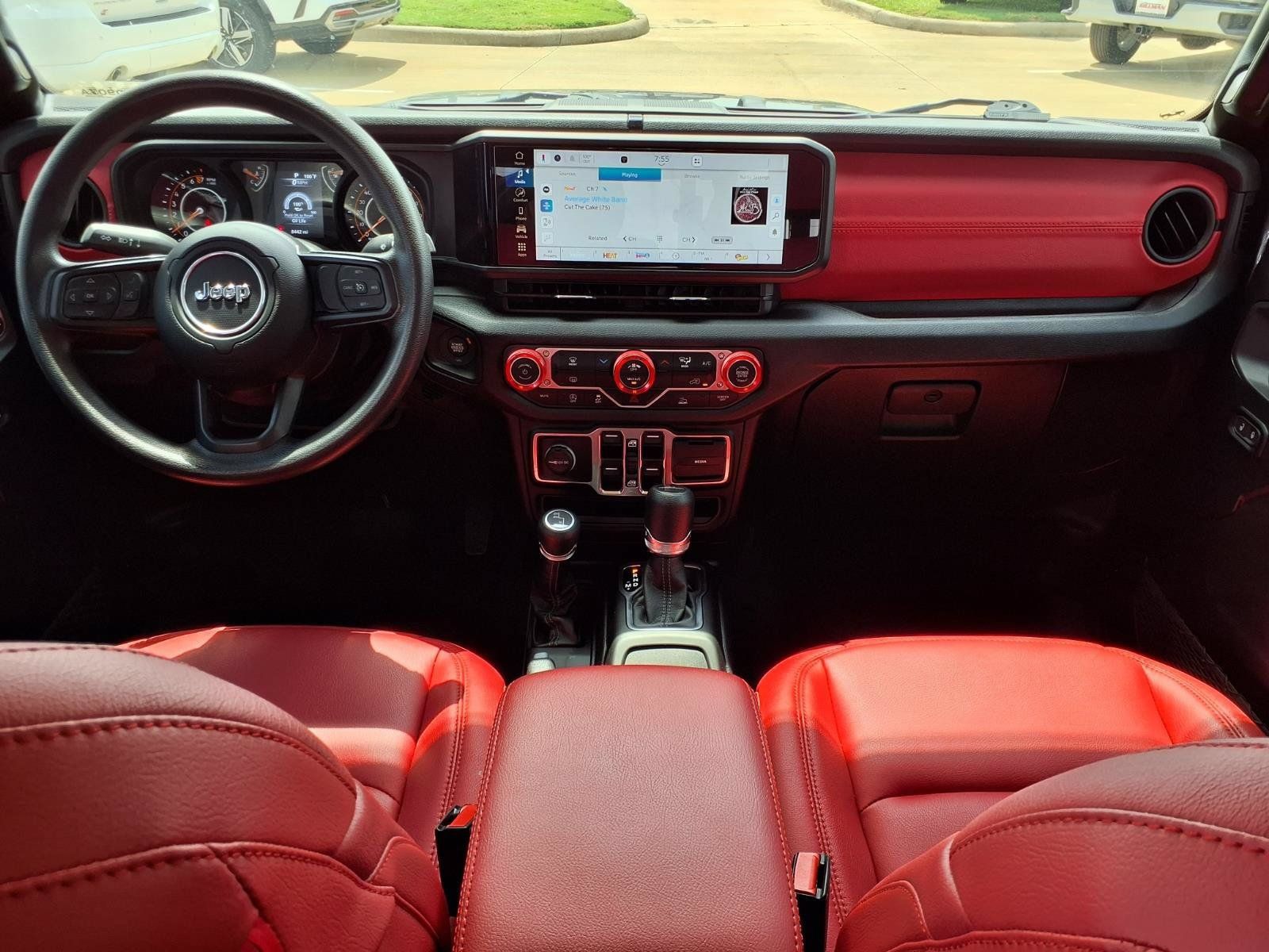Used 2025 Jeep Gladiator Sport AWD/4WD image 9