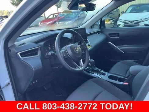 Used 2024 Toyota Corolla Cross LE FWD image 6