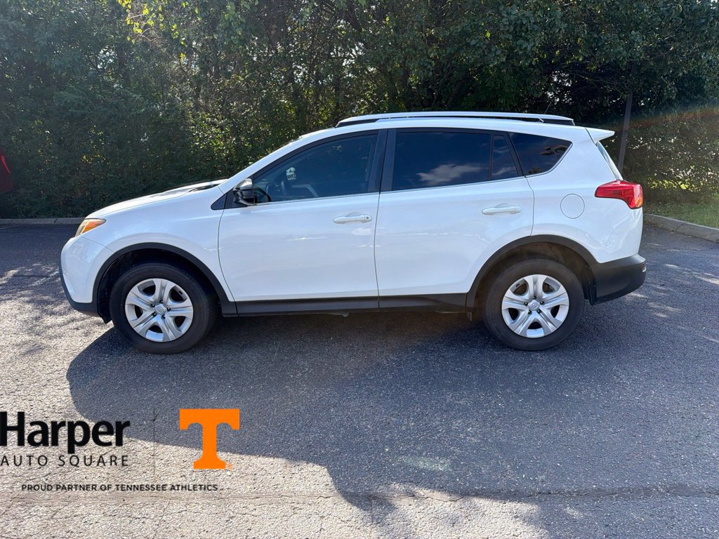 Used 2015 Toyota RAV4 LE FWD image 2
