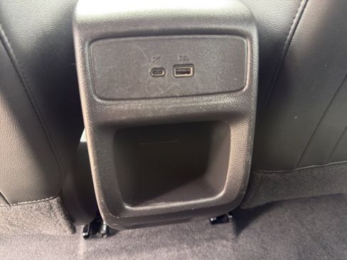 Used 2025 Chevrolet Trax LT FWD image 31