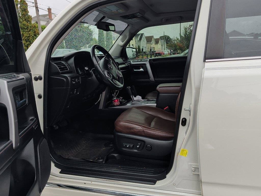 Used 2016 Toyota 4Runner Limited w/ Four Season Floor Mat Package AWD/4WD image 3