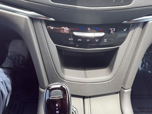 New 2025 Cadillac XT6 Luxury image 42