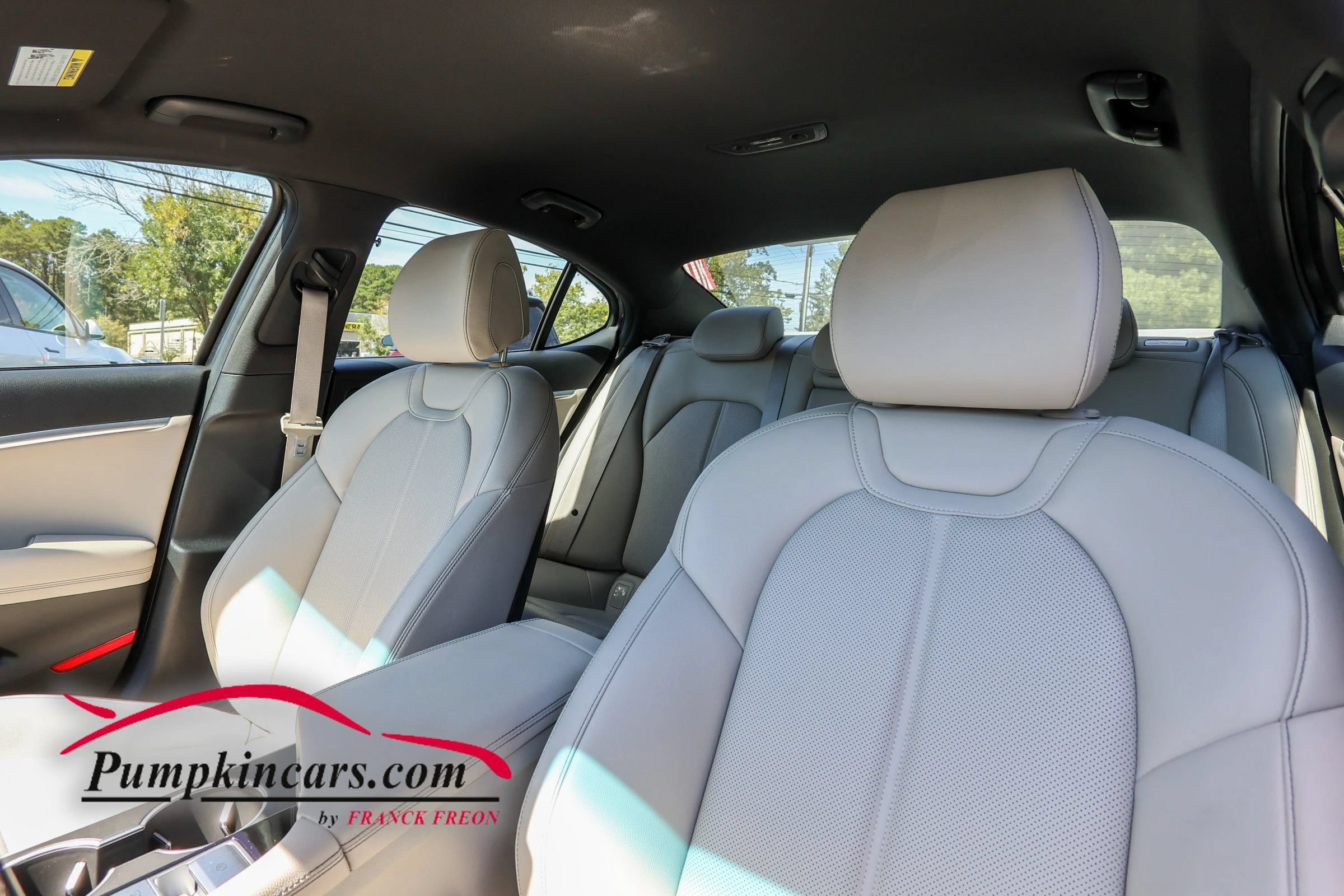 Used 2023 Genesis G70 2.0T RWD image 18