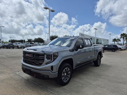 Used 2024 GMC Sierra 1500 AT4 w/ Technology Package AWD/4WD image 1