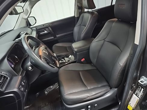 Used 2021 Toyota 4Runner TRD Off-Road Premium w/ Moonroof Package AWD/4WD image 30