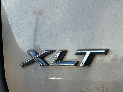 Used 2022 Ford Explorer XLT w/ Equipment Group 202A image 10