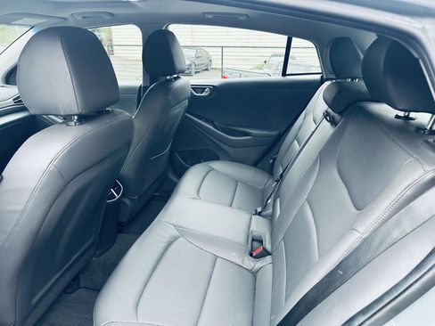 Used 2020 Hyundai Ioniq Limited FWD image 6