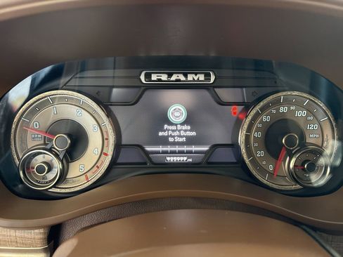 Used 2022 RAM 2500 Limited AWD/4WD image 6