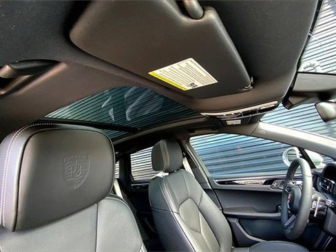 New 2026 Porsche Macan S image 32