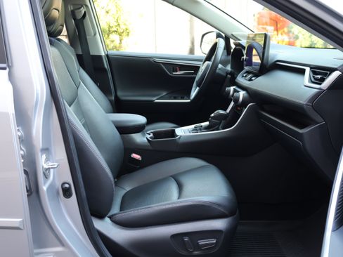 Used 2023 Toyota RAV4 Limited AWD/4WD image 38