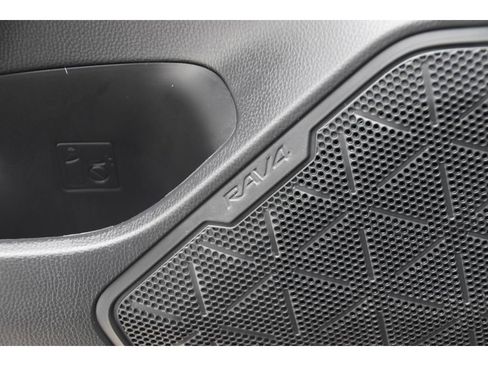 Used 2021 Toyota RAV4 XLE w/ Convenience Package image 26