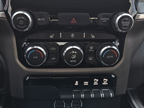 Used 2023 RAM 1500 Big Horn image 17