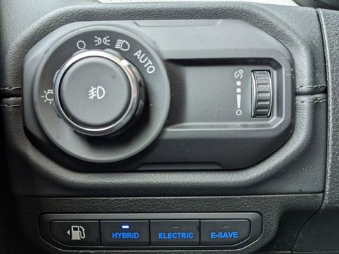 Certified 2025 Jeep Wrangler Unlimited Sahara image 50