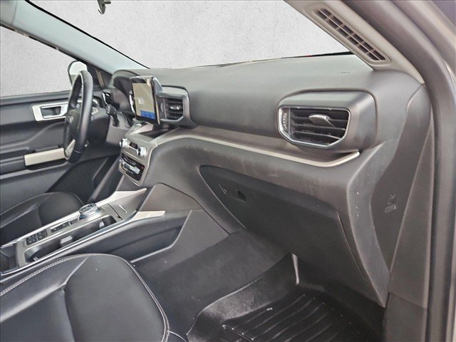 Used 2021 Ford Explorer XLT w/ Equipment Group 202A RWD image 16