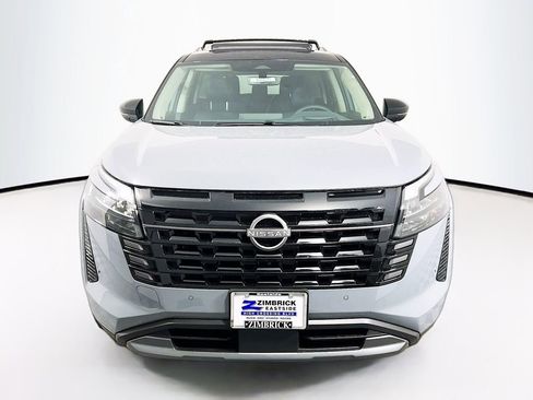 New 2026 Nissan Pathfinder Platinum AWD/4WD image 2