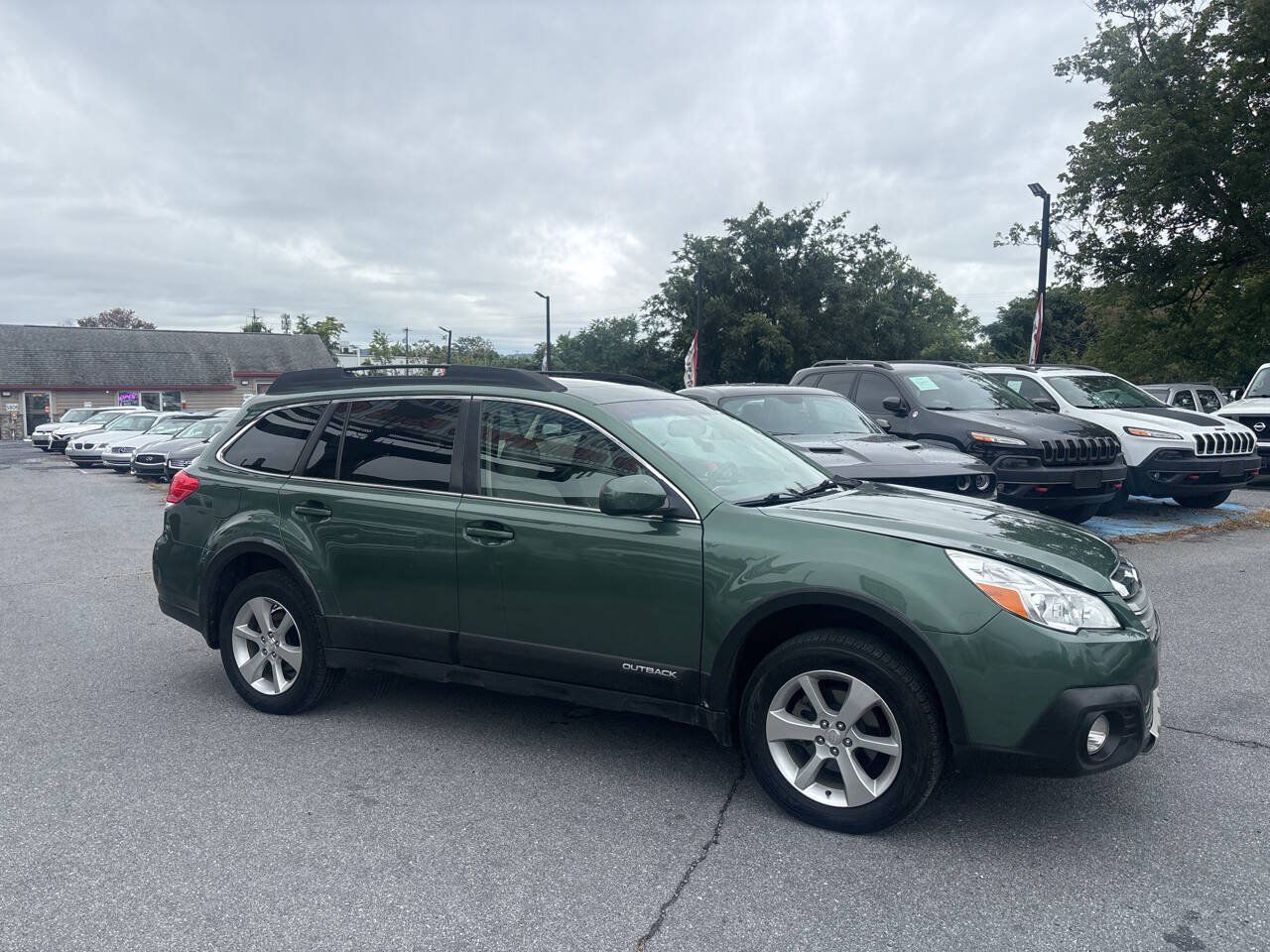 Used 2014 Subaru Outback 2.5i Limited w/ Moonroof Package AWD/4WD image 5