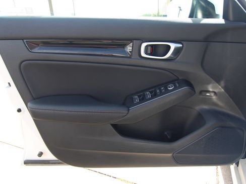 Used 2023 Honda Civic Touring image 37