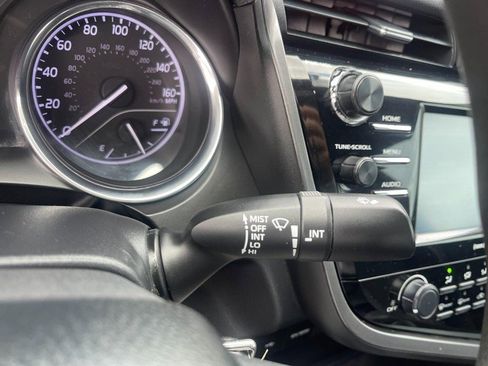 Used 2020 Toyota Camry LE image 20