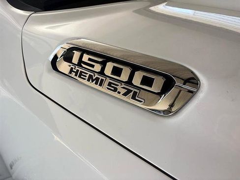 Used 2022 RAM 1500 Big Horn AWD/4WD image 15