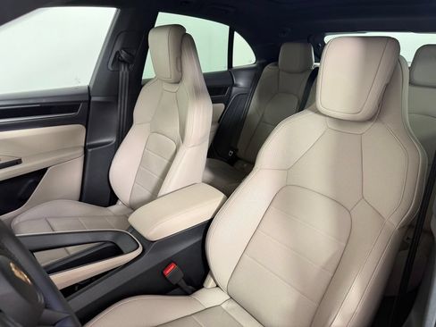 Certified 2025 Porsche Macan Electric RWD image 5