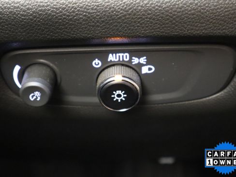 Used 2023 Chevrolet Traverse LT FWD image 34