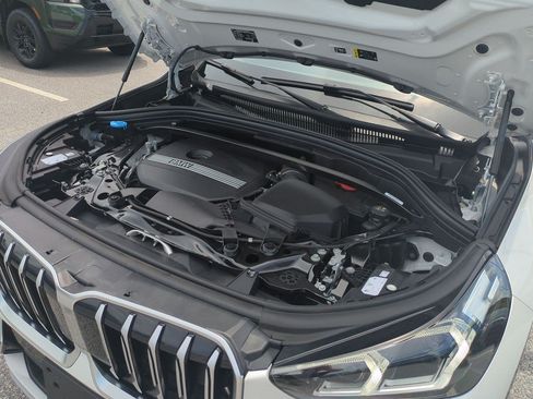 Used 2025 BMW X1 xDrive28i AWD/4WD image 45