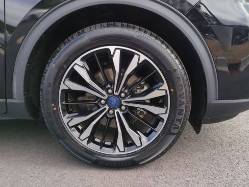 Used 2022 Ford Escape SE w/ SE Sport Appearance Package image 11