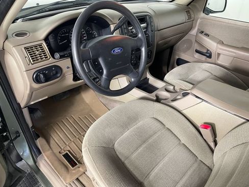 Used 2002 Ford Explorer XLT AWD/4WD image 3