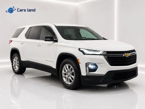 Used 2022 Chevrolet Traverse LS FWD image 1