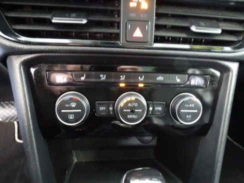 Used 2023 Volkswagen Taos SEL image 13