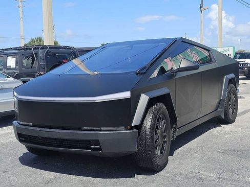 Used 2025 Tesla Cybertruck AWD Crew Cab image 1