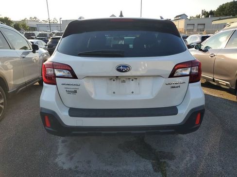 Used 2018 Subaru Outback 3.6R Touring AWD/4WD image 9