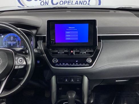 Used 2024 Toyota Corolla Cross XLE image 12
