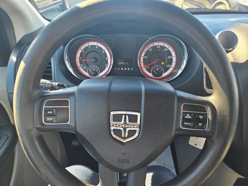 Used 2011 Dodge Grand Caravan Mainstreet w/ PWR Convenience Group image 2