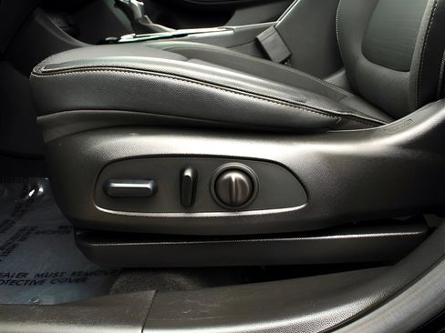 Used 2023 Buick Encore GX Select image 15