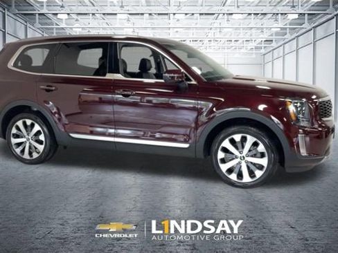 Used 2022 Kia Telluride S AWD/4WD image 3